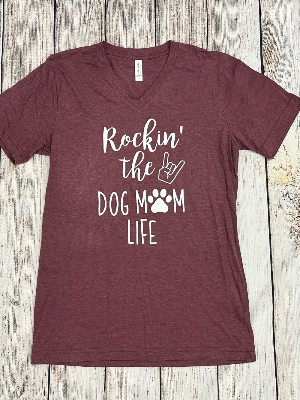 (2 for $8) EUC Women’s Burgundy Dog Mom Tshirt in Size Small